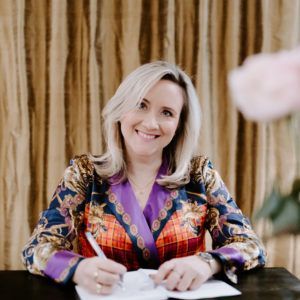 Kliininen hypnoterapeutti, NLP-valmentaja, Tietokirjailija Kati Niemi