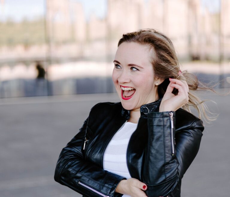 Mikä on paras deittisovellus? Suomen suosituin deittisivusto, hyvä treffisovellus, luotettava treffisivusto, hyvät treffit - deitti app (Deittivalmentaja Kati)