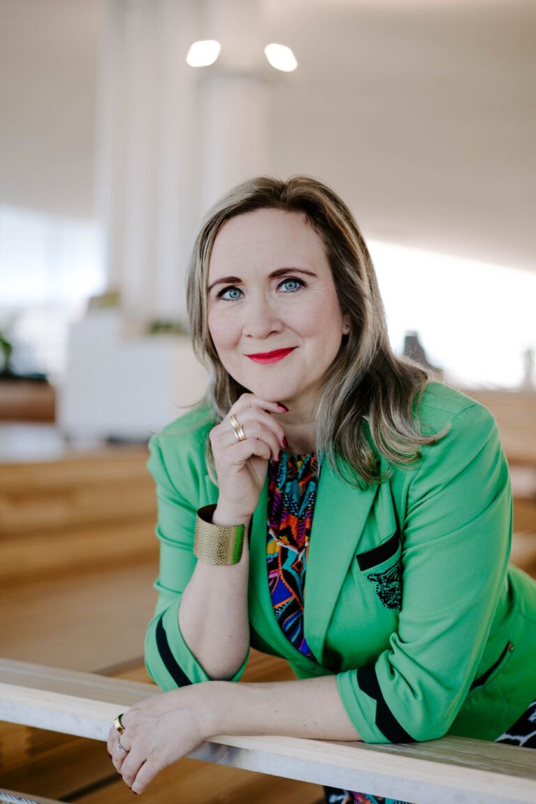 Esiintymisjännitys-valmentaja, terapeutti, hypnoosihoitaja Coach Kati Niemi