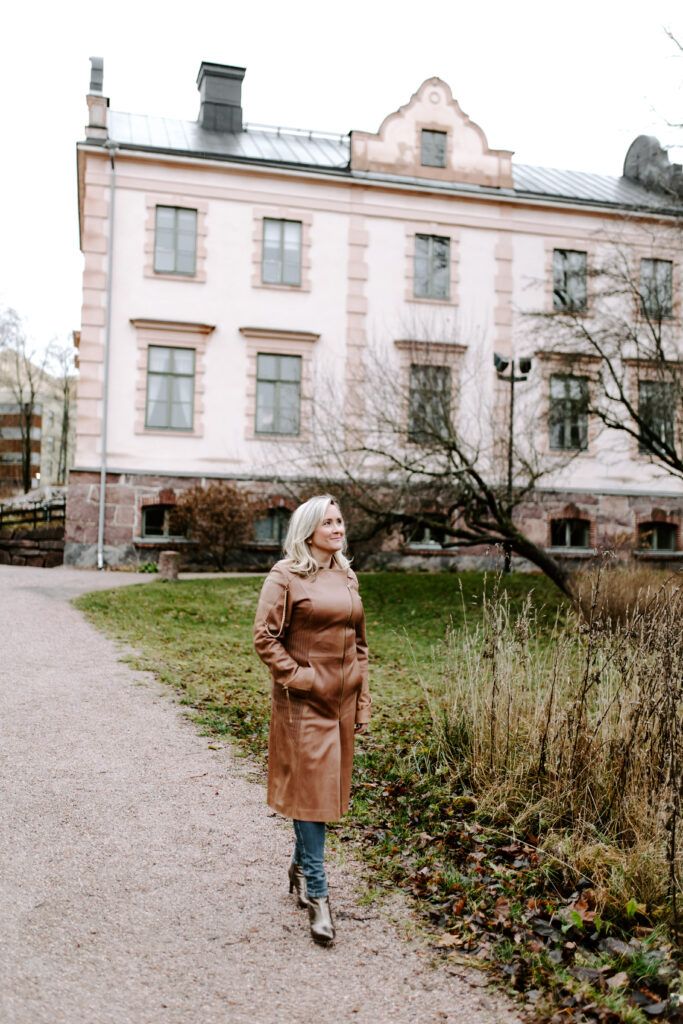 Häpeä ja syyllisyys omasta käytöksestä huonossa parisuhteessa