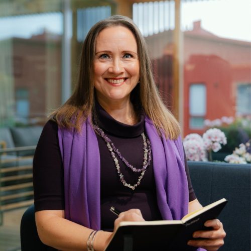 Uravalmentaja Henkilökohtainen työ coach, Uravalmennus, CV-valmennus, CV-klinikka